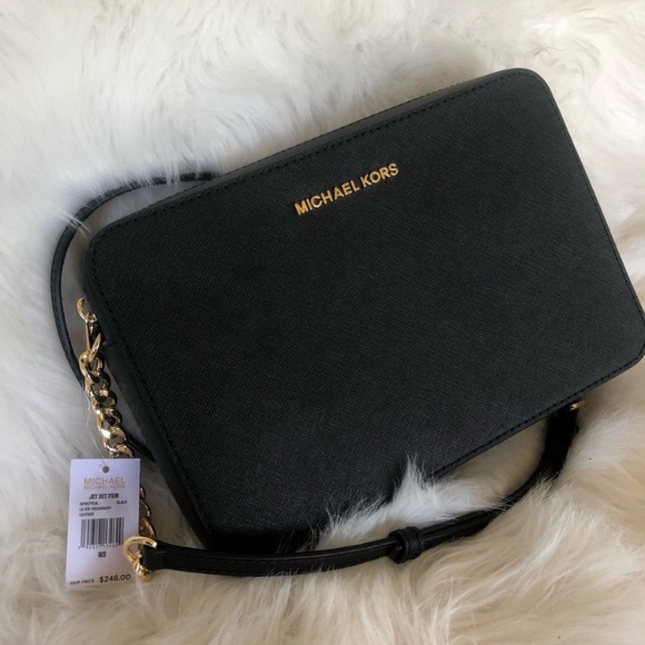 Michael Kors Handbags - New 🖤 MK large jet set ew crossbody